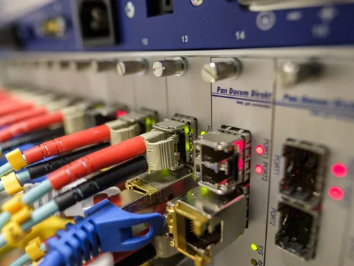 L’Ouest est-il complètement fibré ?