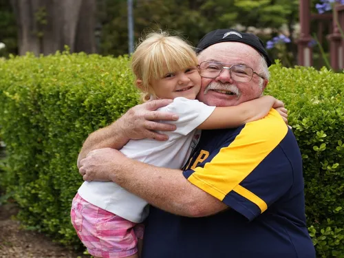 Manou partages, des grands parents et petits-enfants en manque de lien