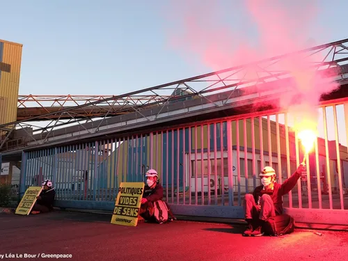 Greenpeace a bloqué un entrepôt de soja dans le port de Saint-Nazaire