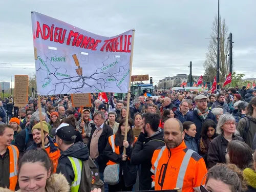 Retraites : Détermination dans les rangs de la manifestation nantaise