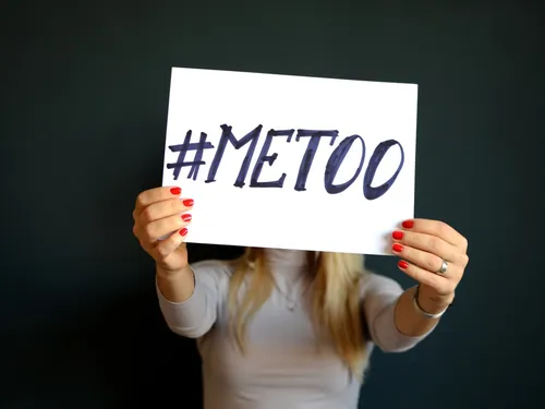 MeToo : 5 ans après la parole s’est libérée, mais le parcours est...