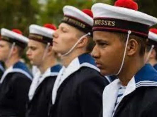 Défilé du 14 juillet : les Mousses de Brest à Paris