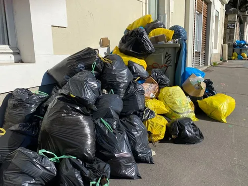Fin de grève. Au sud de Nantes, les chauffeurs ripeurs Véolia ont...