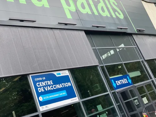 La vaccination des plus jeunes démarre demain en France
