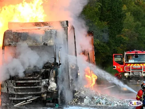 Haute-Vienne : Poids lourd en feu sur l’A20 à Boisseuil