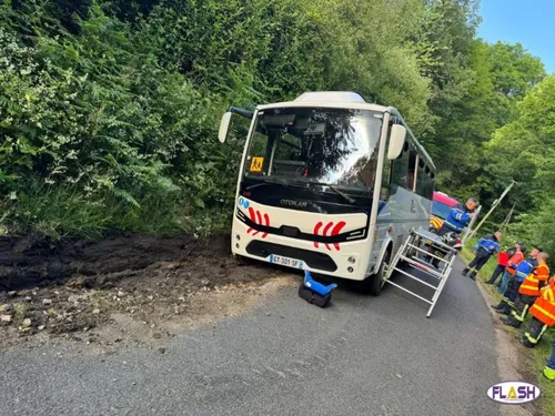 Corrèze : Pas de blessés dans un accident de car scolaire à Beynat
