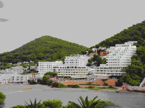 FG CHIC IBIZA : MONDRIAN IBIZA, QUAND LA MUSIQUE RENCONTRE LE LUXE,...