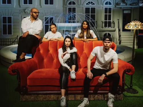 Les billets enfin mis en vente pour The Friends Expérience