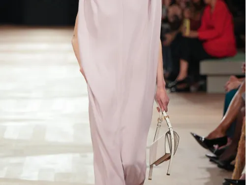 FG CHIC : Le Battement de Cœur de Balenciaga, La Vision Nouvelle de...