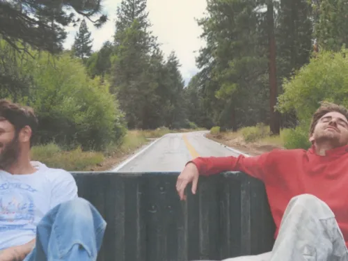 Dix ans après leur premier EP, The Chainsmokers dévoilent leur...