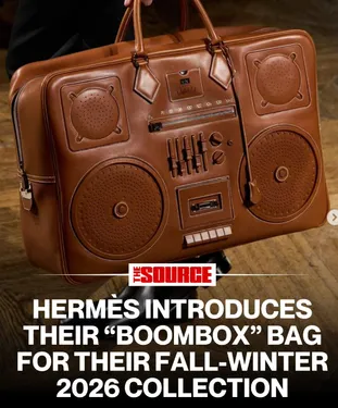 FG CHIC : Hermès fait résonner la mode le sac Boombox Plume,...