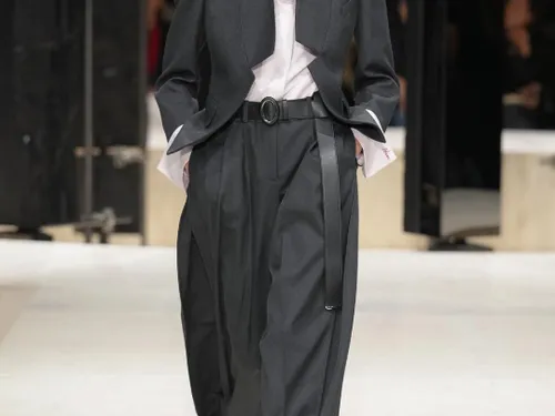 FG CHIC : Givenchy automne-hiver 2026, Sarah Burton explore la...