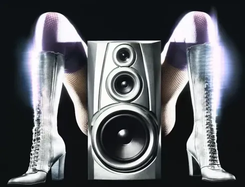 Lancement de la fusée Madonna dans 3… 2… 1…