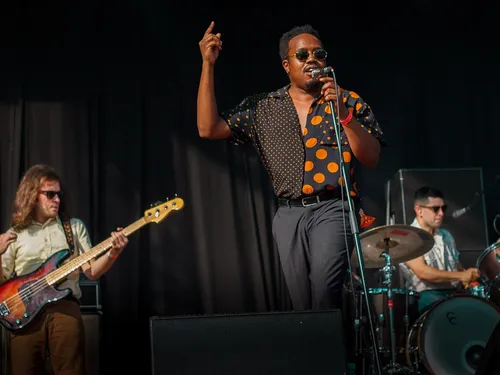 FG CHIC: Durand Jones & The Indications — In Full Bloom 