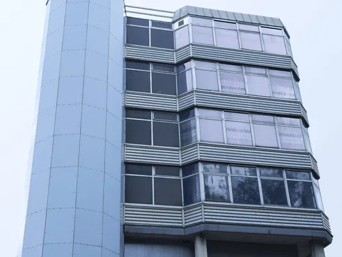 ANGLIA SQUARE par Louis La Roche