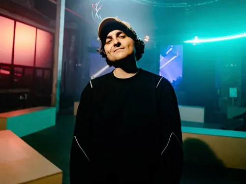 Notre Dame reprend avec brio Higher de Blond:ish