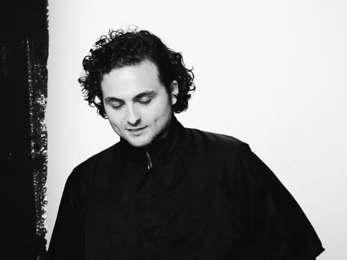 Notre Dame signe un retour multidisciplinaire avec Candy Cloud