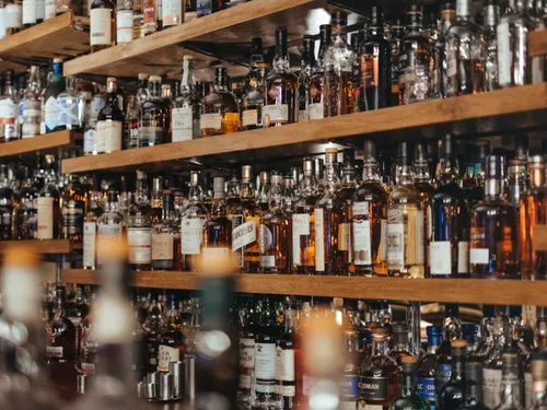 Quand la génération Z fait chuter l’industrie mondiale de l’alcool