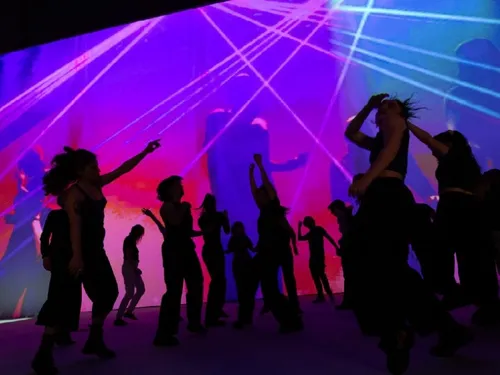 L'exposition Clubbing au Grand Palais Immersif avec Radio FG