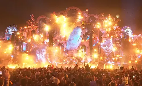  David Guetta vient de mettre en ligne son show complet à...