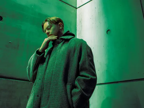 DJ Seinfeld, le producteur suédois en quête de sens