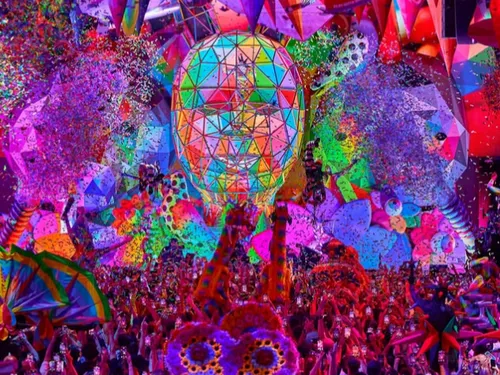 Le Poney Club invite les soirées Elrow pour son closing