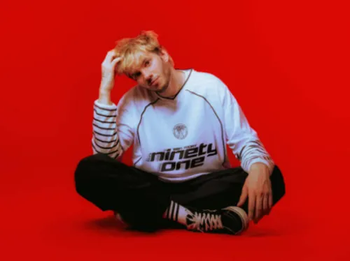 Open World, le nouveau road trip musical de Fakear