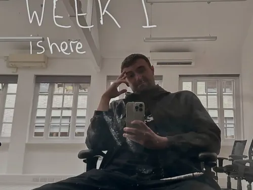 Fred Again lance sa nouvelle tournée avec le titre you're a star