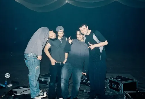Fred again a créé une mixtape en direct avec LATIN MAFIA