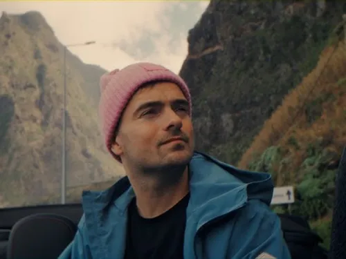 Nouveau style, sa voix, Bono... ce qu'il faut savoir sur Catharina,...