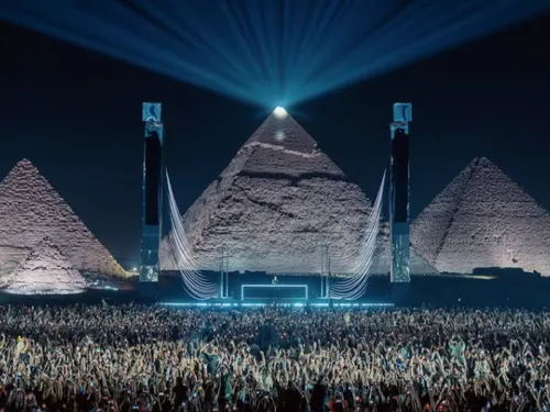Les shows devant les pyramides de Gizeh bientôt interdits ?