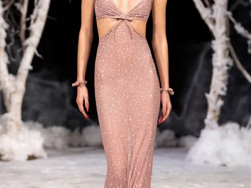 FG CHIC : AADNEVIK LONDON    