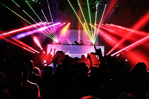Paris, 'pas une ville de clubbing' ? Mais alors c'est quoi ce...