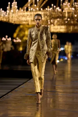    Saint Laurent: Anthony Vaccarellos Abschied in Gold