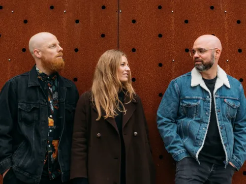 Tinlicker dévoile “Release” et annonce un futur sous tension