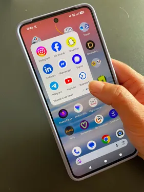 Les réseaux sociaux seront-ils vraiment interdits au moins de 15...