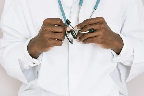Déserts médicaux : le Grand Est va salarier des médecins et ouvrir...