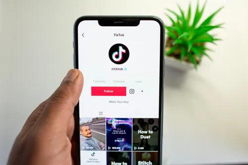 Voyance sur TikTok : un collectif dénonce une « jungle » où les...