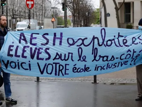 Carte scolaire 2026 : enseignants et parents mobilisés contre les...