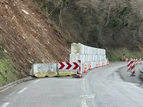 RD618 à Lacourt : circulation rétablie en alternat après un...