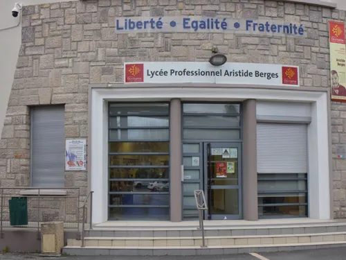 Désormais, le téléphone portable sera interdit durant les heures de...