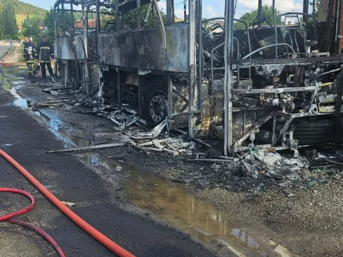 Feu de bus maîtrisé au Fossat : une intervention rapide des secours