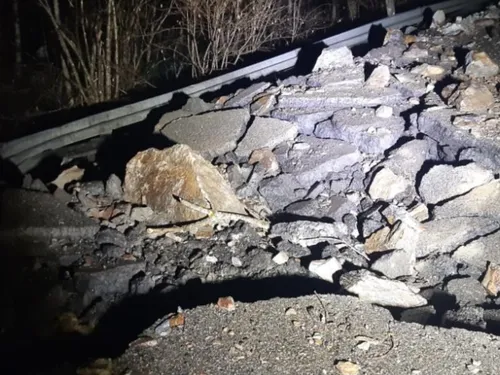 Éboulement rocheux majeur : la RN20 fermée entre Ax-les-Thermes et...