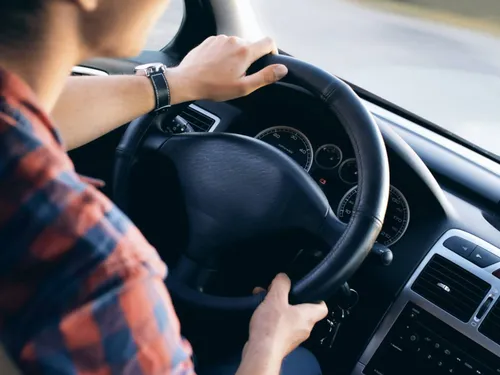 Saint-Girons reconduit le « Pass Jeune Citoyen – Bourse Permis Auto »