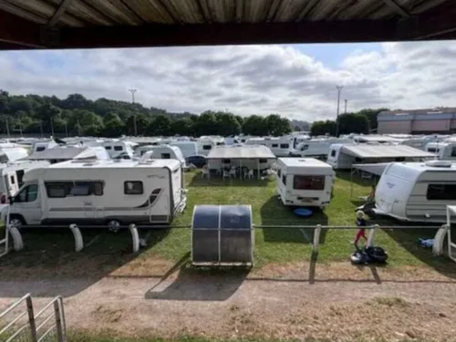Villeneuve-de-Rivière : les caravanes ont quitté le complexe sportif