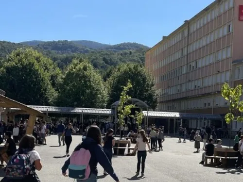 Une professeure agressée au lycée-collège du Couserans
