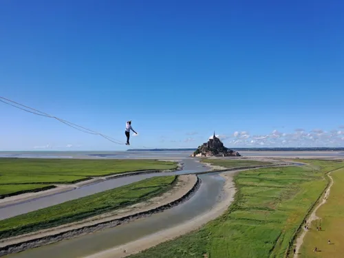 Un funambule français bat le record du monde de distance 
