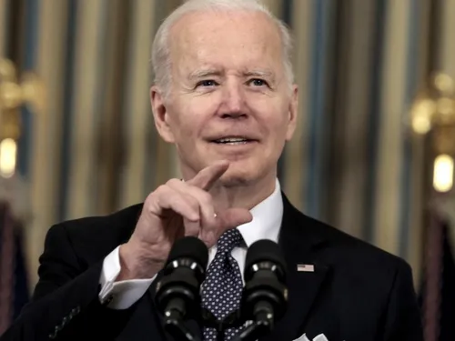 Attention à cette vidéo qui prétend montrer Joe Biden chercher sa mère