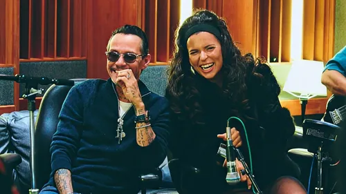 « Como en el idilio », le nouveau titre de Marc Anthony et Nathy...