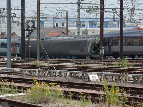 Catastrophe de Brétigny : la SNCF condamnée, relaxe de...
